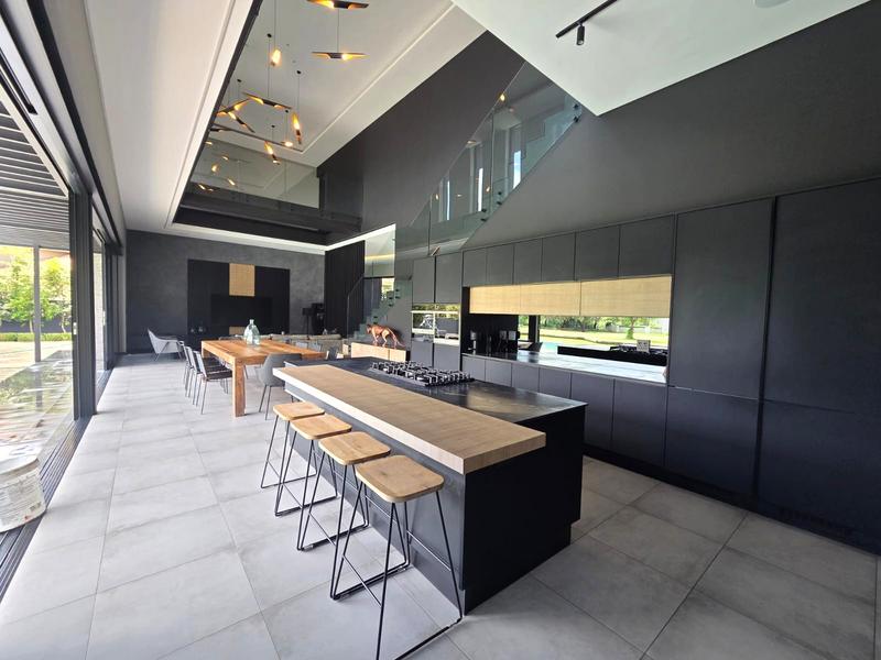 5 Bedroom Property for Sale in The Islands Estates North West